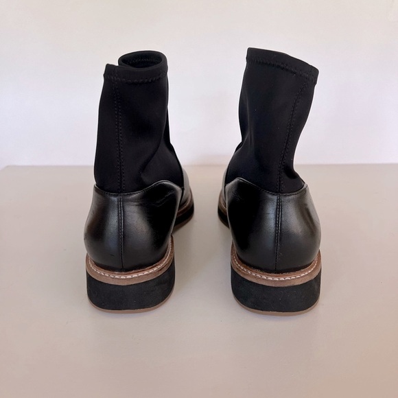 Cole Haan The Go-To Chelsea Boots in Neoprene and Leather, Black, size 6.5B - Picture 10 of 13